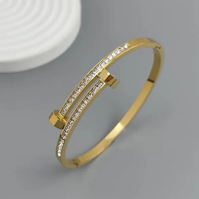 Nueva pulsera chapada en oro de acero inoxidable con circonita para uñas de 18 quilates, pulsera de pareja impermeable de alta calidad, regalo para esposa 1