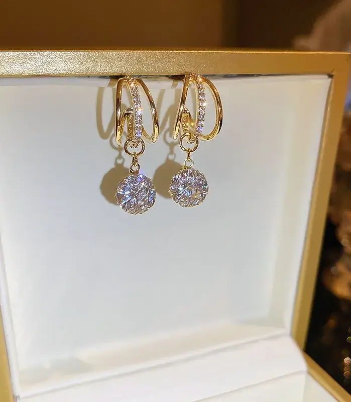 Exquisitos pendientes de circón para mujer, pendientes de gota en forma de C de diseño único, pendientes colgantes de línea de malla de color dorado, joyería femenina 2