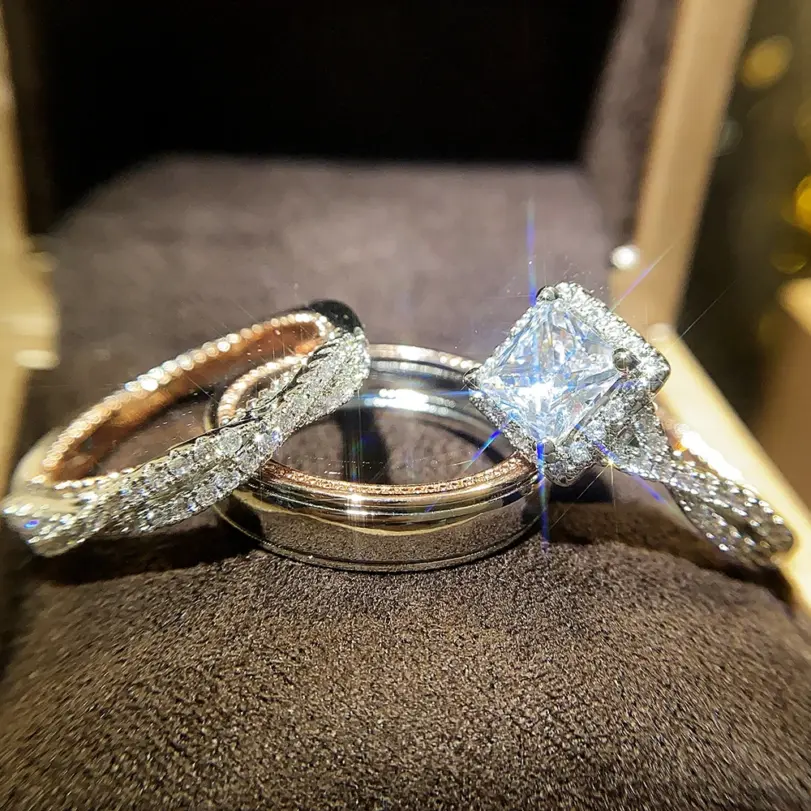 Conjunto de anillos de boda para novia, corte princesa de lujo, circonita cúbica, accesorios elegantes, joyería brillante para boda y hombre 3