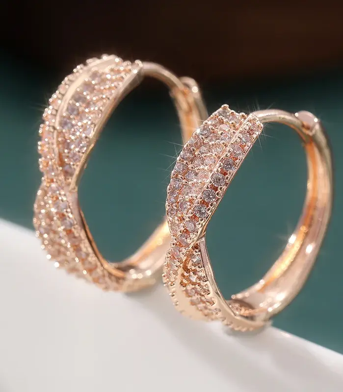 Pendientes de aro chapados en oro con circonita sintética con incrustaciones brillantes de lujo para mujer, accesorios de joyería de boda diarios exquisitos a la moda 2