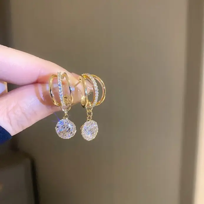 Exquisitos pendientes de circón para mujer, pendientes de gota en forma de C de diseño único, pendientes colgantes de línea de malla de color dorado, joyería femenina 1