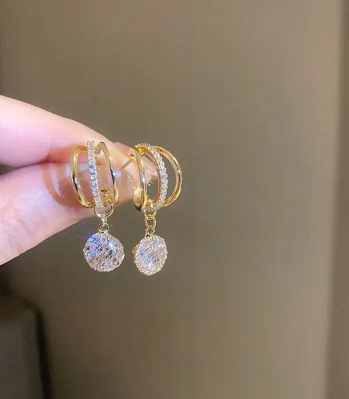 Exquisitos pendientes de circón para mujer, pendientes de gota en forma de C de diseño único, pendientes colgantes de línea de malla de color dorado, joyería femenina 1