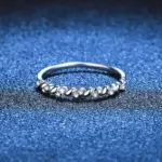 Anillos de boda de moissanita de 5 piedras, banda de media eternidad de corte brillante redondo, anillo de boda de diamante de laboratorio de plata 925 de 3mm para mujeres y hombres 29 Anillos de boda de moissanita de 5 piedras, banda de media eternidad de corte brillante redondo, anillo de boda de diamante de laboratorio de plata 925 de 3mm para mujeres y hombres 29