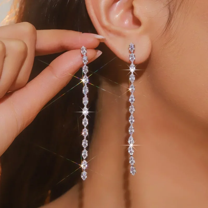 FYUAN-pendientes de cristal de circón geométricos simples para mujer, aretes largos con borlas, Color dorado y plateado, joyería para fiestas y bodas 1
