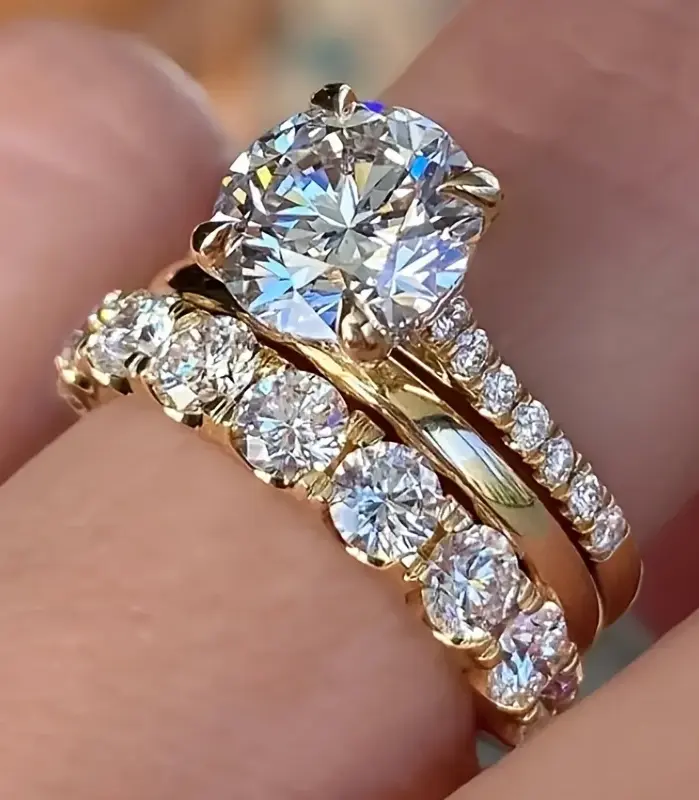 Huitan-Juego de 3 uds de anillos para mujer, joyería de dedo de circonia redonda brillante de lujo, accesorios de Color dorado a la moda para boda 1
