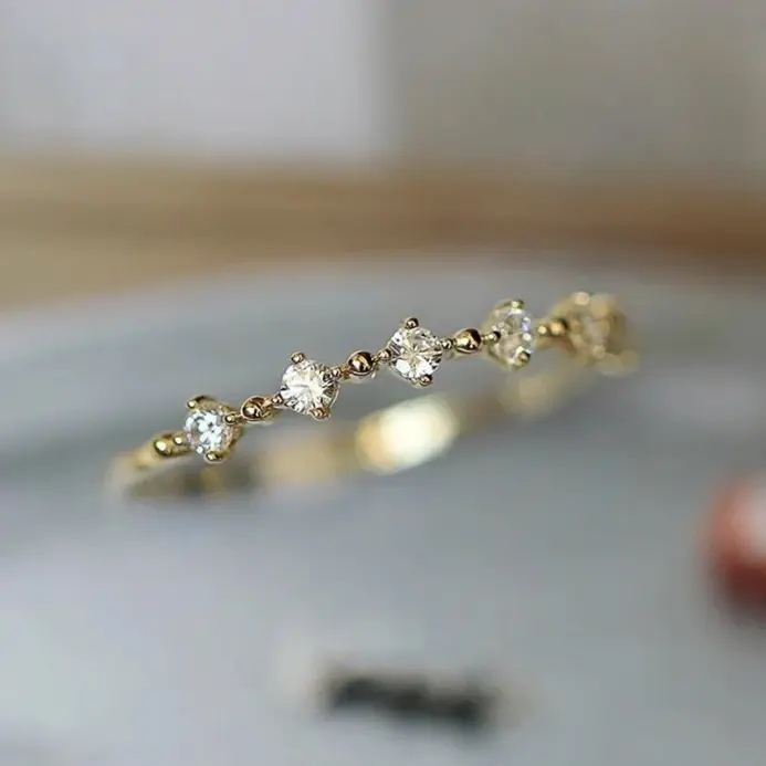 anillos de circonia cúbica pequeños deslumbrantes para mujer, Color dorado, banda fina minimalista, temperamento, joyería llamativa 1