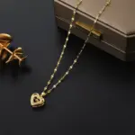 Collar con colgante de cristal con forma de corazón para mujer, cadena de clavícula de acero inoxidable a la moda coreana, joyería de boda Sexy para mujer 3