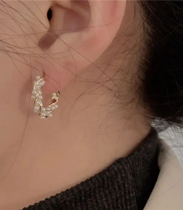 Pendientes circulares de perlas de imitación francesas, pendientes de aro redondos pequeños para mujer, pendientes con textura de nuevo diseño, joyería, regalo elegante 2