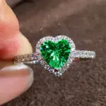 Huitan-anillos estéticos brillantes con diseño de corazón para mujer, accesorios para dedo de circonia cúbica brillante, joyería de compromiso exquisita 5