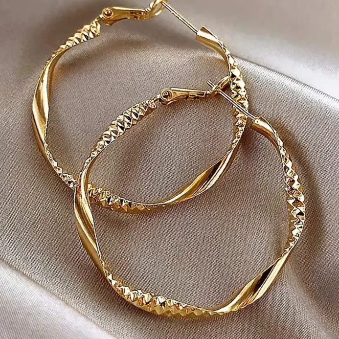 Exquisitos pendientes de diseño de textura sedosa, joyería de forma elegante, regalos de fiesta para damas 2