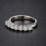 Anillos de boda de moissanita de 5 piedras, banda de media eternidad de corte brillante redondo, anillo de boda de diamante de laboratorio de plata 925 de 3mm para mujeres y hombres 34 Anillos de boda de moissanita de 5 piedras, banda de media eternidad de corte brillante redondo, anillo de boda de diamante de laboratorio de plata 925 de 3mm para mujeres y hombres 34