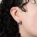 Pendientes de aro con diseño geométrico Huitan para mujer, accesorios delicados de moda para fiesta de boda, joyería delicada con incrustaciones de circonita azul brillante 5