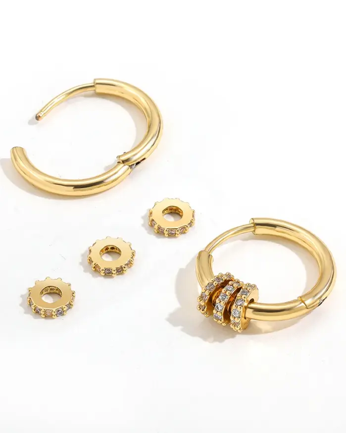 Pendientes de aro Huggies de acero inoxidable de Color dorado redondo pequeño a la moda para mujer, pendientes con dije de Triple engranaje de circonia CZ, hebilla para oreja 2