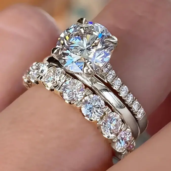 Huitan-Juego de 3 uds de anillos para mujer, joyería de dedo de circonia redonda brillante de lujo, accesorios de Color dorado a la moda para boda 2