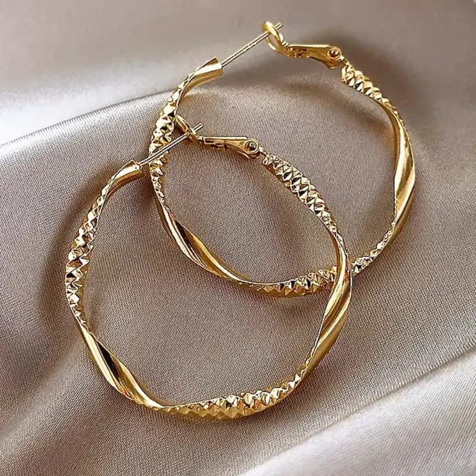 Exquisitos pendientes de diseño de textura sedosa, joyería de forma elegante, regalos de fiesta para damas 1