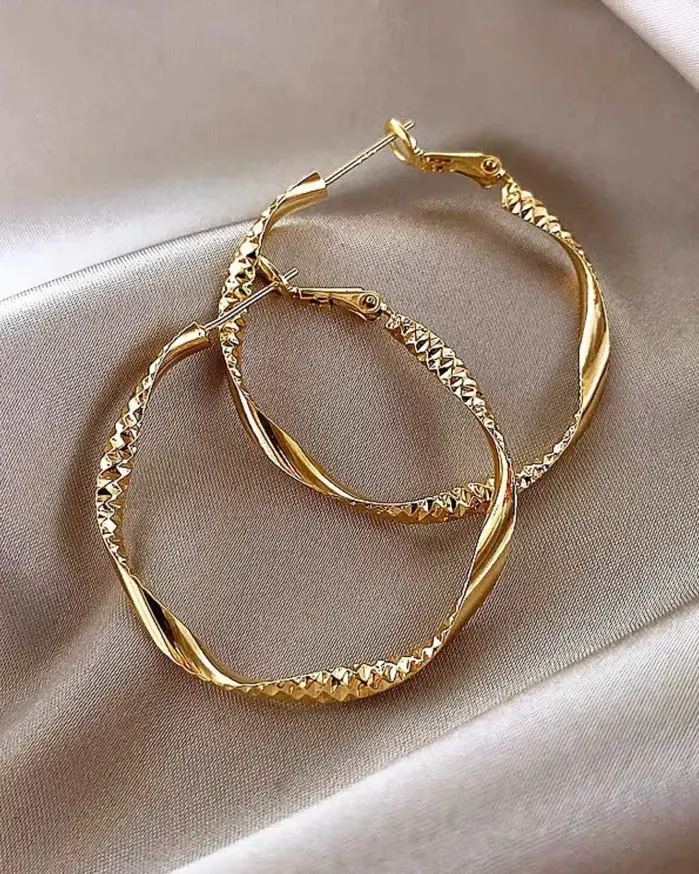 Exquisitos pendientes de diseño de textura sedosa, joyería de forma elegante, regalos de fiesta para damas 1