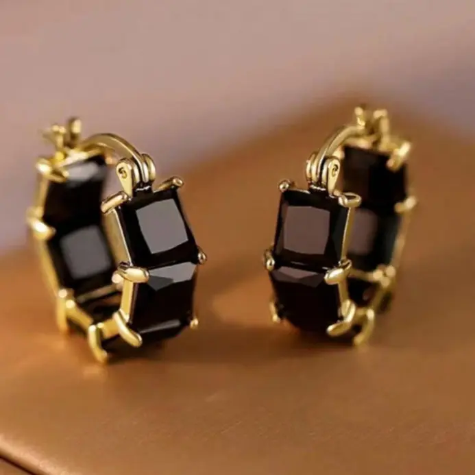 Pendientes de aro Princess cuadrados blancos/negros CZ para mujer, accesorios de lujo, temperamento para fiesta de boda, joyería elegante para mujer 1