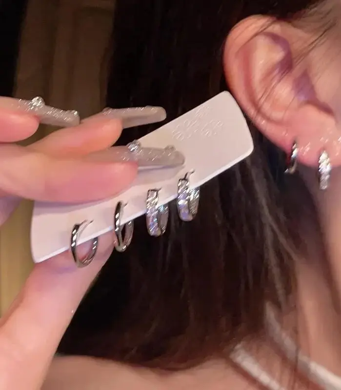 4 unids/set de pendientes de aro de cristal de circón estéticos de acero inoxidable para mujer Egirl nuevo Y2K accesorios de joyería de uso diario fresco 1