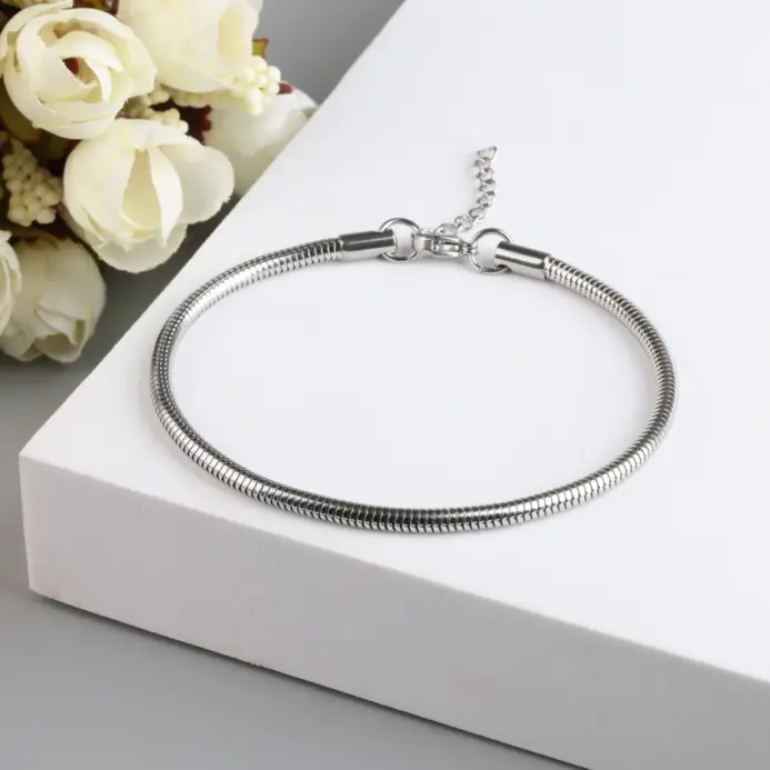 Pulsera de cadena de acero inoxidable Simple de alta calidad para hombres y mujeres nuevas pulseras simples de moda para hombres regalos de joyería con dijes 2