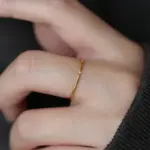 Anillo apilable de circonita pequeña pavimentada chapada en acero inoxidable, joyería fina de Color dorado 4