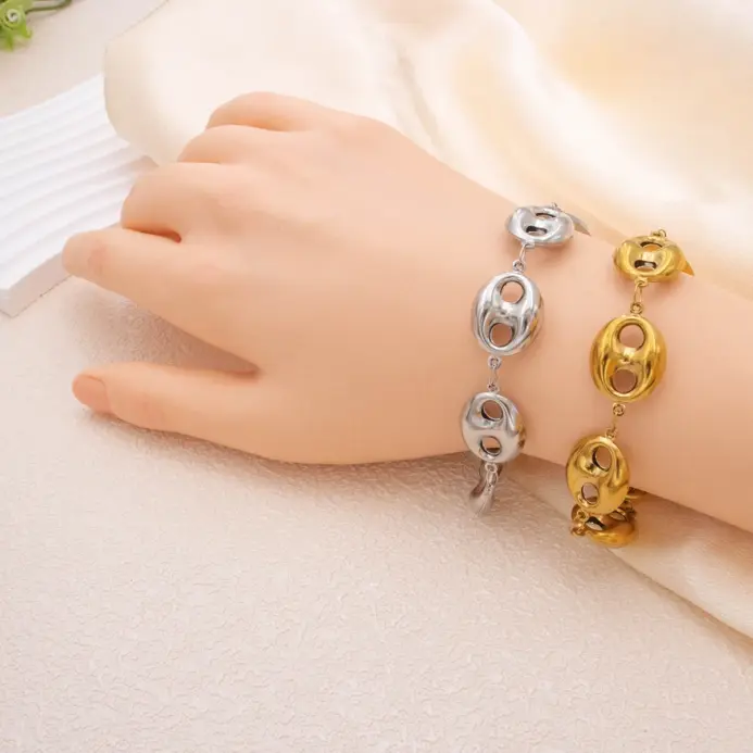 2025 Nueva pulsera de lujo con esqueleto de color dorado: joyería de acero inoxidable para mujer, ✓ Accesorios hipoalergénicos para regalos y fiestas 2