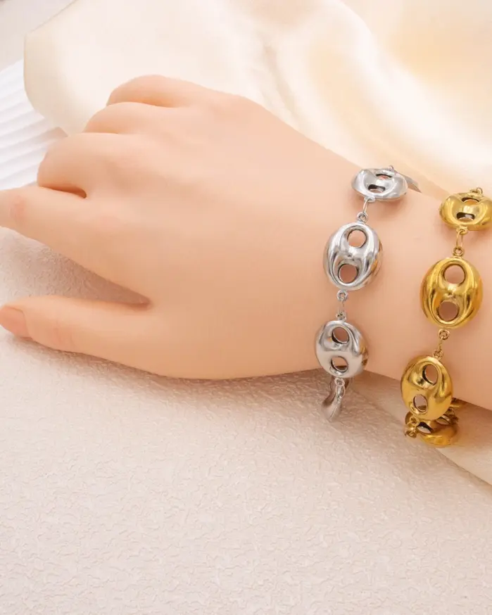 2025 Nueva pulsera de lujo con esqueleto de color dorado: joyería de acero inoxidable para mujer, ✓ Accesorios hipoalergénicos para regalos y fiestas 2