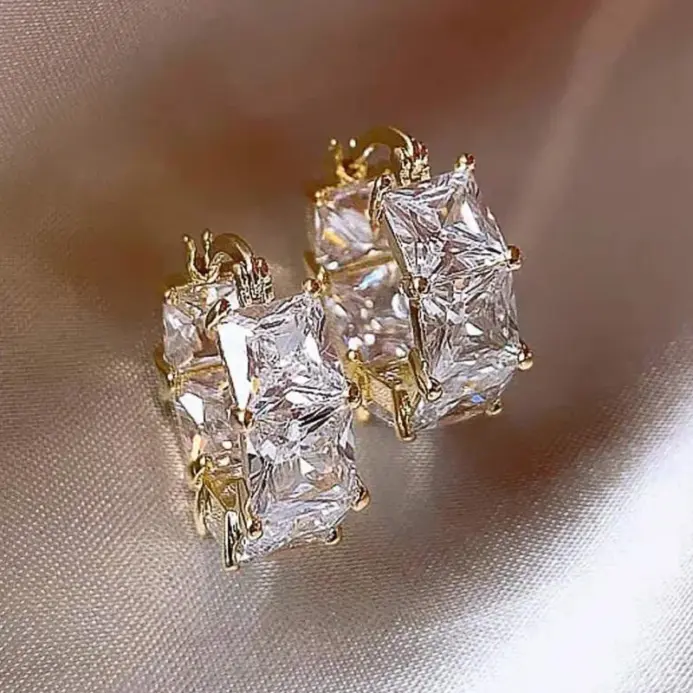 Pendientes de aro Princess cuadrados blancos/negros CZ para mujer, accesorios de lujo, temperamento para fiesta de boda, joyería elegante para mujer 2