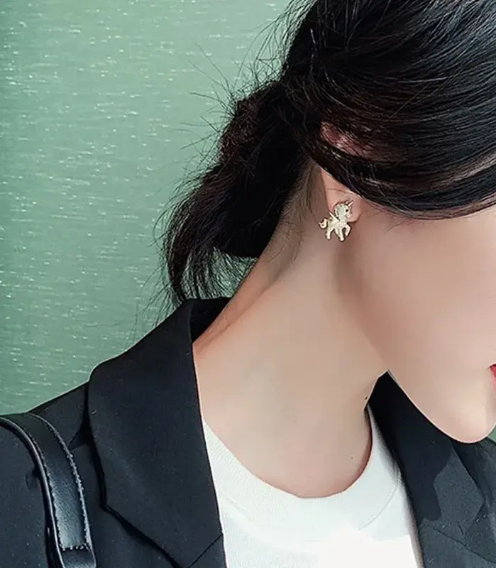 Nuevos pendientes bonitos de animales para mujer, temperamento, caballo, gatito, búho, perla, pendiente de diamantes de imitación, joyería para fiesta de cumpleaños para niñas 2