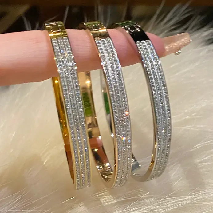 Pulsera dorada de acero de titanio de alta gama que no se decolora, pulsera de circón brillante para mujer, brazalete ligero de lujo de media fila, regalo de joyería 1