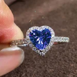 Huitan-anillos estéticos brillantes con diseño de corazón para mujer, accesorios para dedo de circonia cúbica brillante, joyería de compromiso exquisita 4