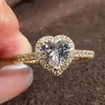 Huitan-anillos estéticos brillantes con diseño de corazón para mujer, accesorios para dedo de circonia cúbica brillante, joyería de compromiso exquisita 21