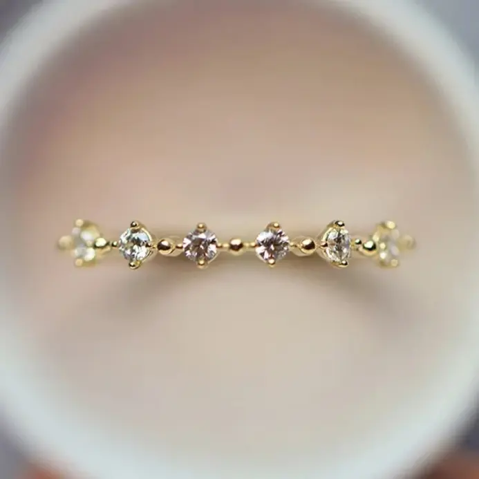 anillos de circonia cúbica pequeños deslumbrantes para mujer, Color dorado, banda fina minimalista, temperamento, joyería llamativa 2