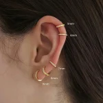 1 par de pendientes de aro minimalistas Huggie de acero inoxidable, pendientes de cartílago del trago de hélice fina de circonia de cristal pequeño, joyería Piercing 2