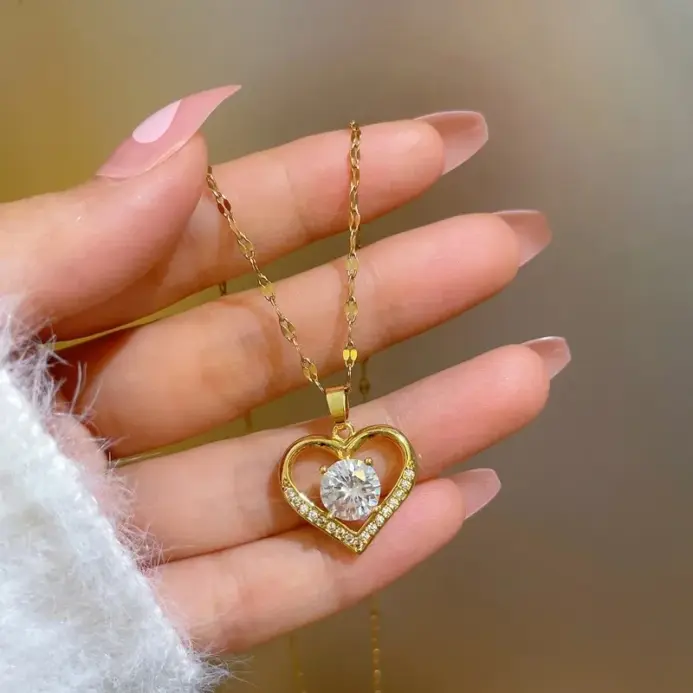 Collar con colgante de corazón de gemas artificiales para mujer, cadena para el cuello con labios dorados de acero inoxidable 2022, collares femeninos, joyería para niña 2