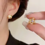 Pendientes ligeros de lujo con circonita para mujer, aretes geométricos huecos cruzados simples, joyería exquisita para fiesta de boda, regalos para mujer 4
