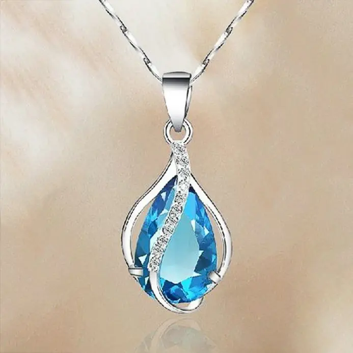 Huitan-precioso collar con colgante de circonia cúbica para mujer, accesorios elegantes con temperamento para mujer, joyería de amor para compromiso y boda 2