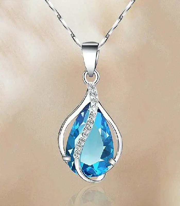 Huitan-precioso collar con colgante de circonia cúbica para mujer, accesorios elegantes con temperamento para mujer, joyería de amor para compromiso y boda 2