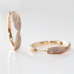 Pendientes de aro chapados en oro con circonita sintética con incrustaciones brillantes de lujo para mujer, accesorios de joyería de boda diarios exquisitos a la moda 8