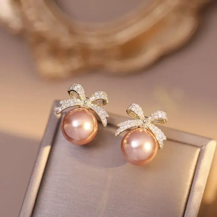 Pendientes brillantes con lazo de diamantes de imitación y perlas, joyería ligera de lujo, regalos para mujer, boda y cumpleaños 2