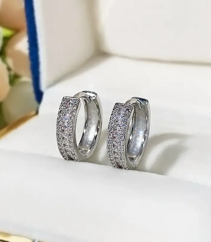 pendientes de aro de Color plateado de alta calidad para mujer, Micro pavé de piedra CZ, pendientes circulares versátiles a la moda para niñas, joyería de moda 2