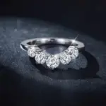Anillos de boda de moissanita de 5 piedras, banda de media eternidad de corte brillante redondo, anillo de boda de diamante de laboratorio de plata 925 de 3mm para mujeres y hombres 22 Anillos de boda de moissanita de 5 piedras, banda de media eternidad de corte brillante redondo, anillo de boda de diamante de laboratorio de plata 925 de 3mm para mujeres y hombres 22