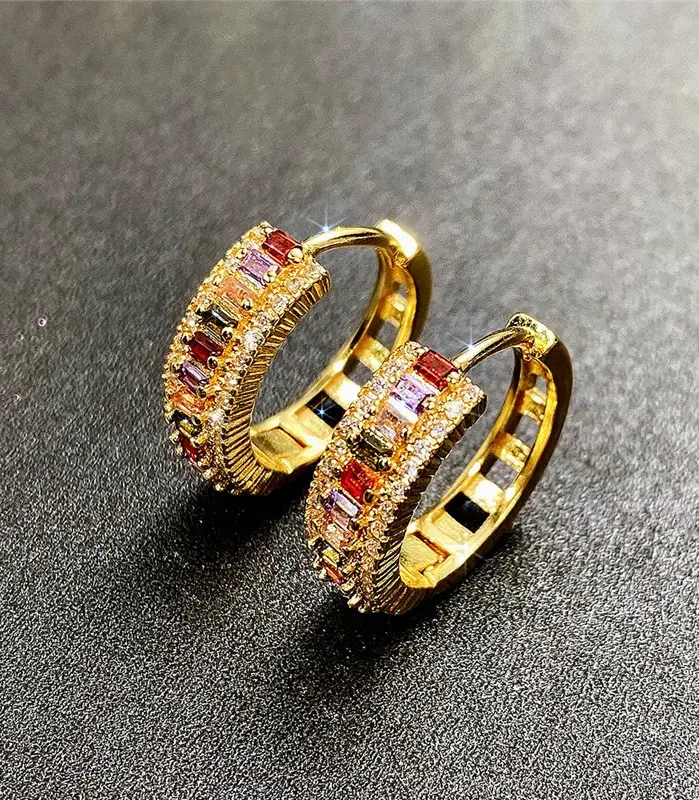 pendientes de aro de Color dorado para mujer, Circonia cúbica de arcoíris con incrustaciones de lujo, accesorios modernos para las orejas, joyería novedosa 1