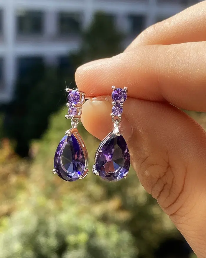 precioso AAA Cubic Zirconia gota de agua encanto mujeres gota pendiente boda joyería blanco/púrpura pendientes de alta calidad 1