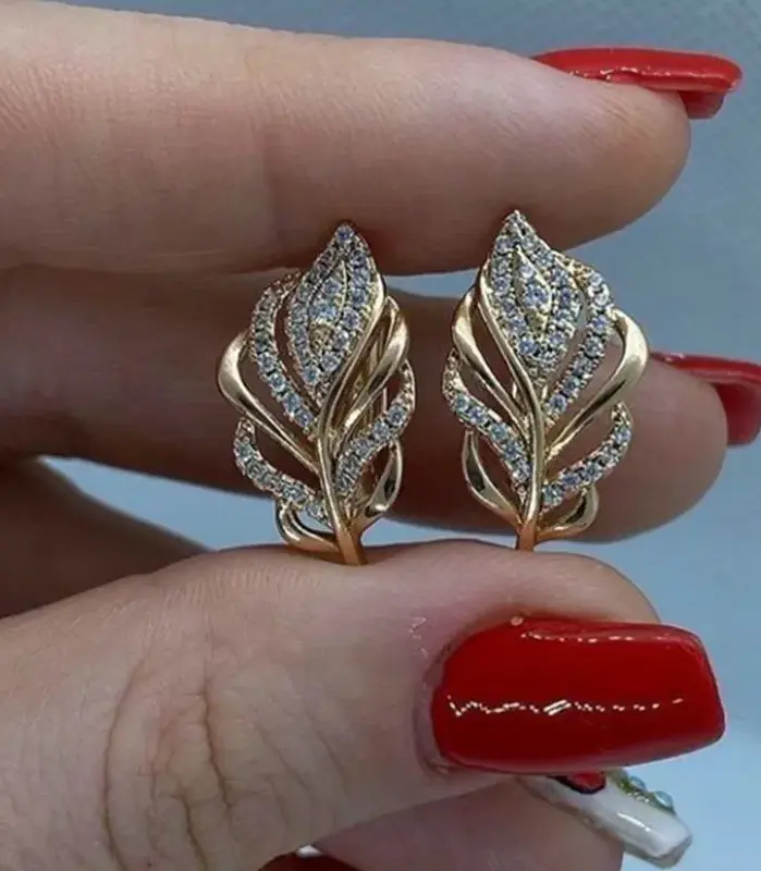 Pendientes de aro Huitan en forma de hoja, pendientes brillantes de circonita cúbica de Color dorado para mujer, joyería de boda nupcial elegante con temperamento 1