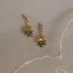 Pendientes redondos de piedra de circonia cúbica con barra de Metal de Color dorado para mujer, pendiente de poste CZ con forma de lazo, pendiente brillante clásico 3