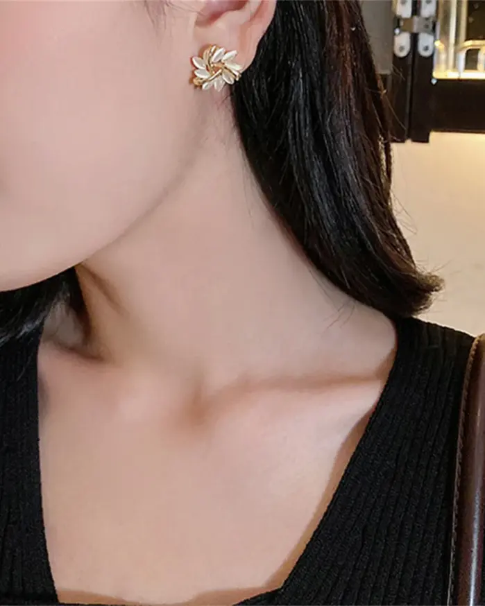 Exquisitos pendientes de ópalo con forma de flor para mujer, aretes coreanos de cristal brillante con perlas de imitación y hojas florales, joyería para fiesta y boda 2
