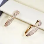 Pendientes de aro chapados en oro con circonita sintética con incrustaciones brillantes de lujo para mujer, accesorios de joyería de boda diarios exquisitos a la moda 9