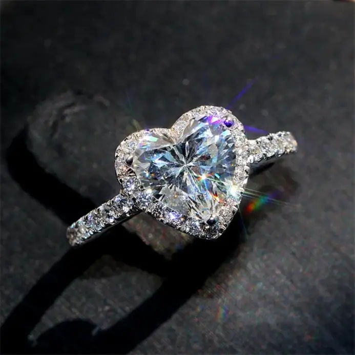 Anillo de corazón de Color plateado de lujo para mujer, exquisita moda de Metal con incrustaciones de piedras de circón blanco, anillo de boda, joyería de compromiso 1