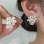 Exquisitos pendientes de ópalo con forma de flor para mujer, aretes coreanos de cristal brillante con perlas de imitación y hojas florales, joyería para fiesta y boda 4