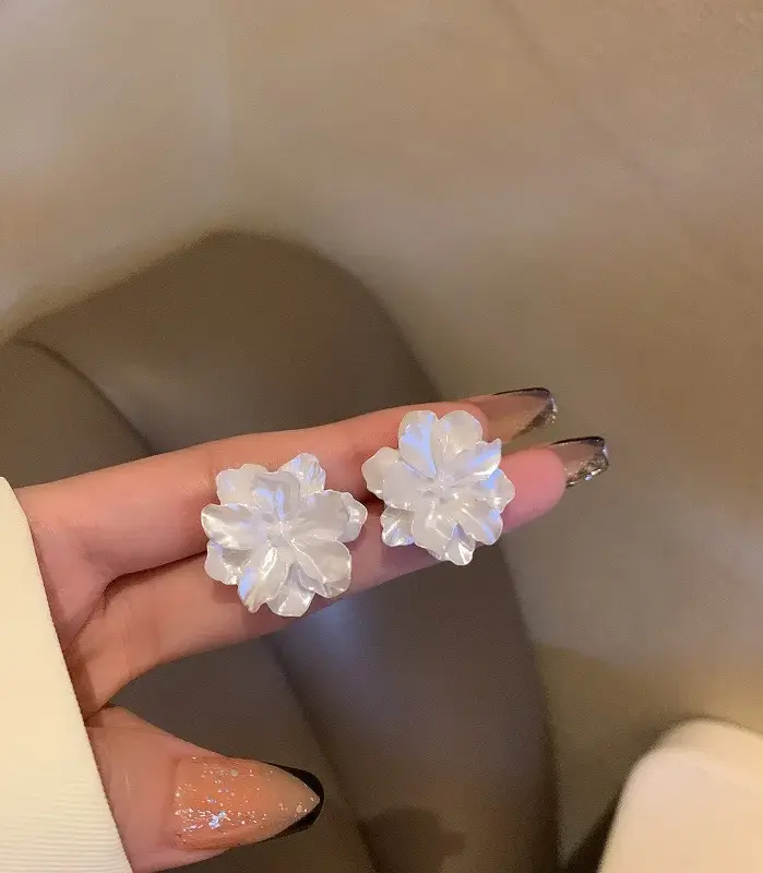Pendientes acrílicos de flores de Camelia blanca para mujer, aretes Fairycore con temperamento a la moda, joyería para fiesta y boda al por mayor 2